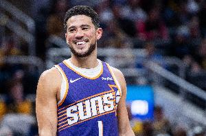 正负值+25最高！布克12中5拿下20分6板8助全面数据 罚球10中10